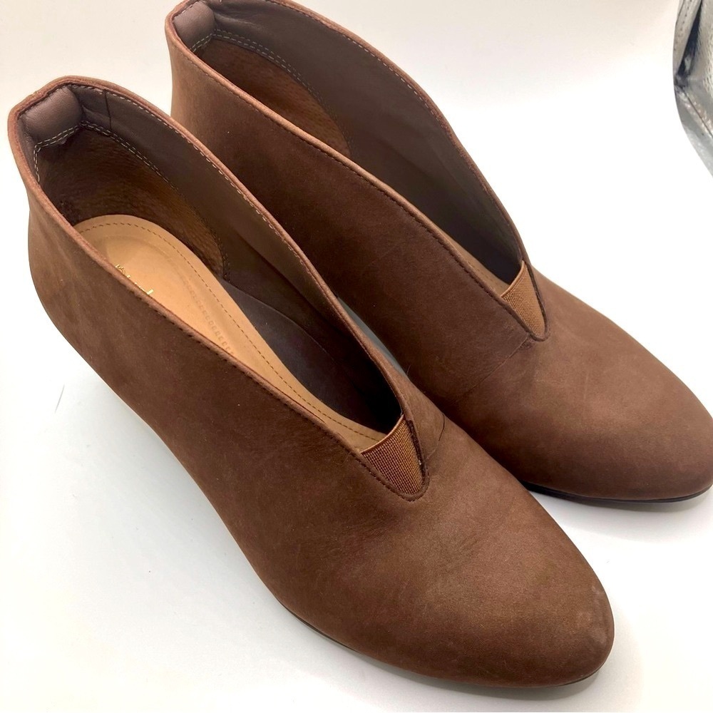 Nurture by Lamaze Akaia Brown Tan Camel suede scalloped ankle boots womens 7.5 - Picture 2 of 12